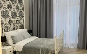 Apartament Mickiewicza - PKP Station